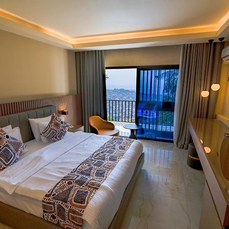 The Country Lodge Hotel Фритаун Экстерьер фото