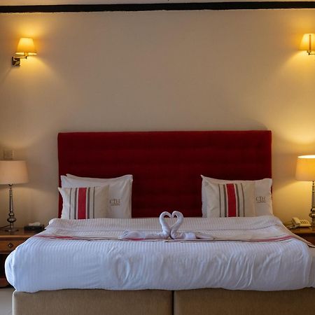 The Country Lodge Hotel Фритаун Экстерьер фото