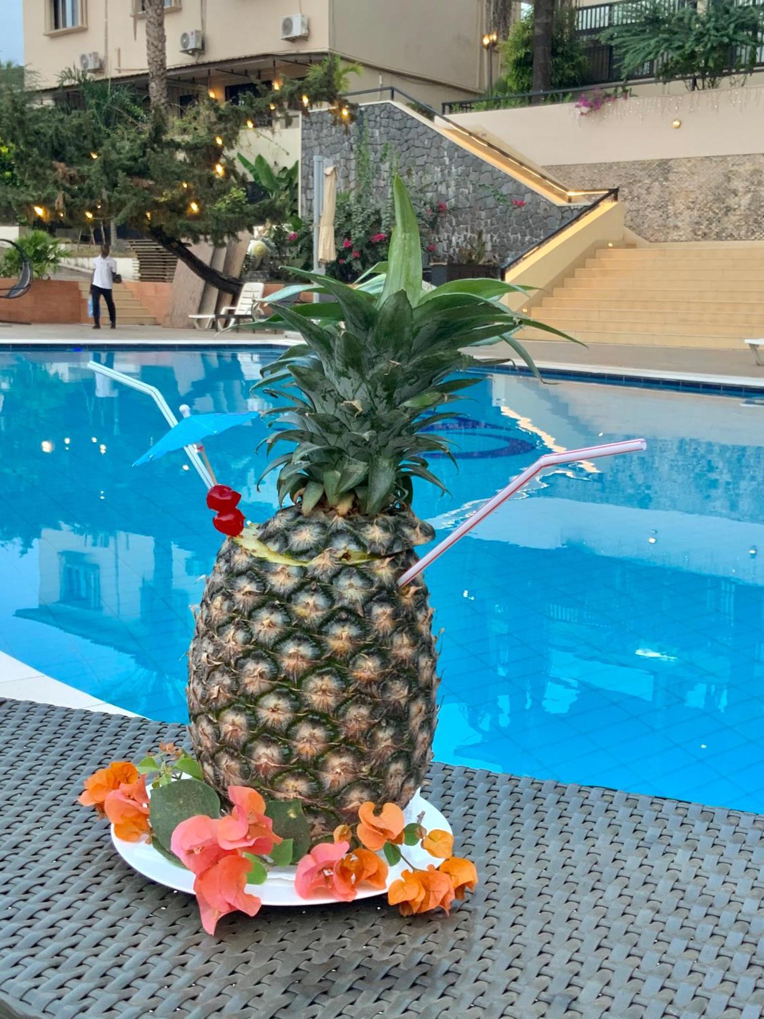 The Country Lodge Hotel Фритаун Экстерьер фото